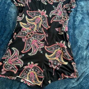 New York & Company Black Paisley Print Top